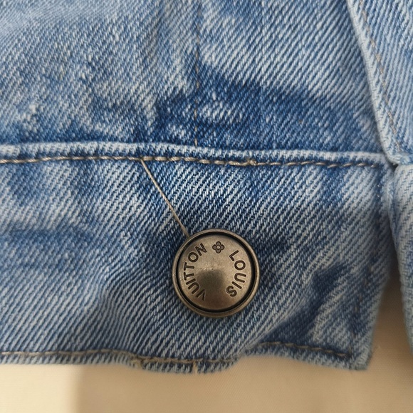 Louis Vuitton Blue Lapel Denim Jacket - Picture 8 of 11